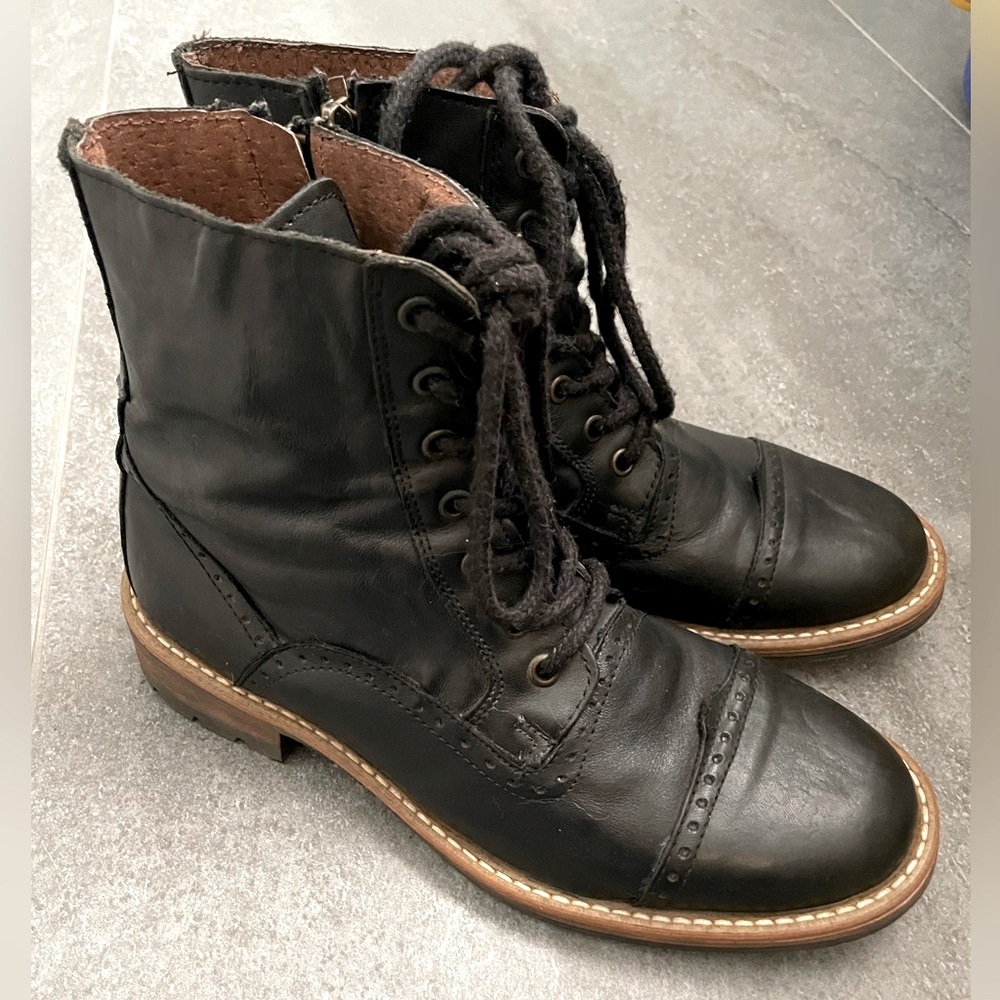 Steve Madden Black Leather Lace-Up Boots